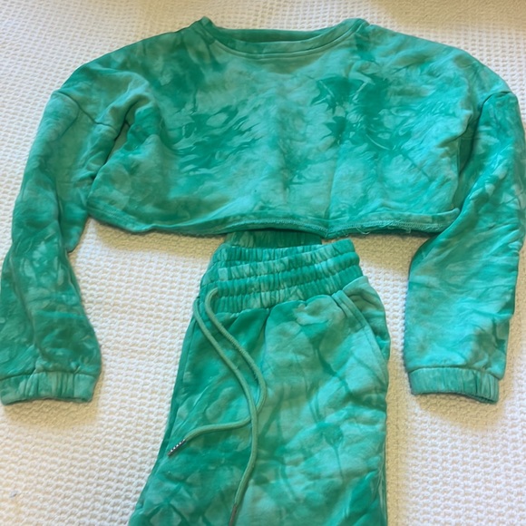 So cute but too small. Only worn once! - Picture 4 of 4